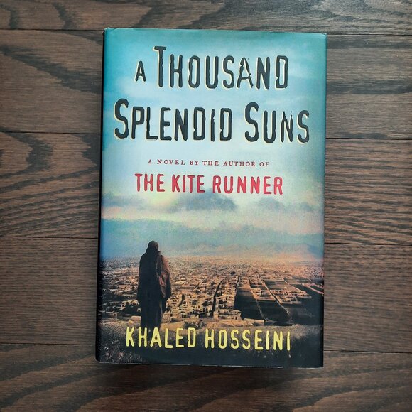 Book: A Thousand Splendid Suns by Khaled Hosseini - Picture 1 of 4